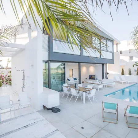 Neue- Moderne 3-schlafzimmer-villa Mit Privatem Pool By Interhome Paralimni