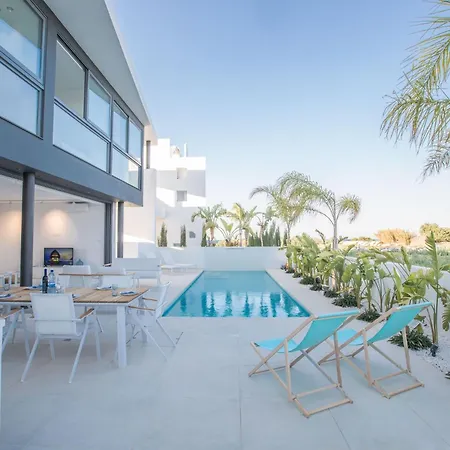 Neue- Moderne 3-schlafzimmer-villa Mit Privatem Pool By Interhome