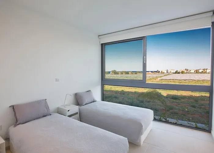 Holiday home Neue- Moderne 3-schlafzimmer-villa Mit Privatem Pool By Interhome